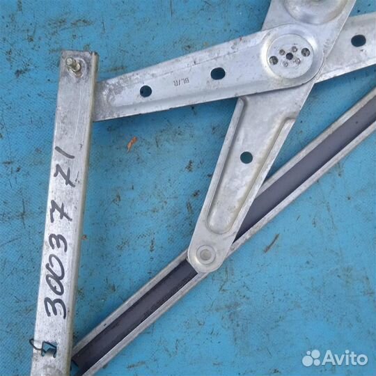 Стеклоподъемник задний левый Kia Sorento (2002-20