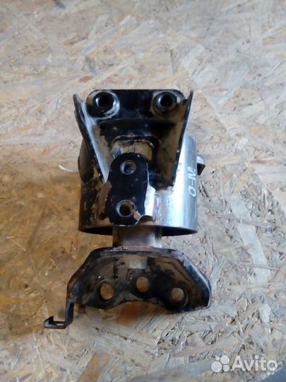 Подушка двигателя левая Hyundai Getz