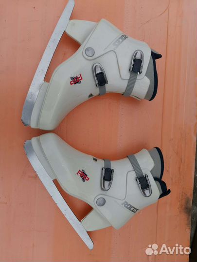 Коньки фигурные Roces женские