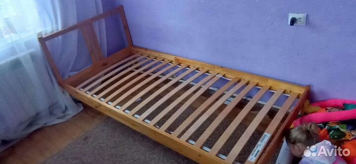 Кровать