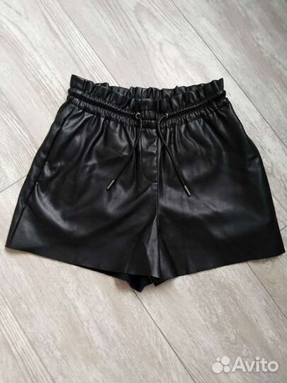 Кожаные шорты