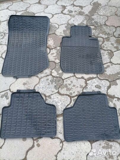 Автомобильные коврики резиновые