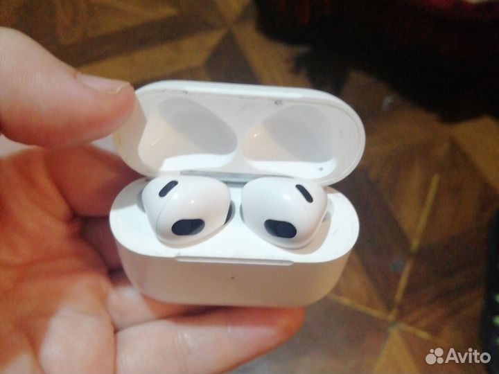 Беспроводные наушники apple airpods