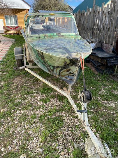 Продам лодку с мотором