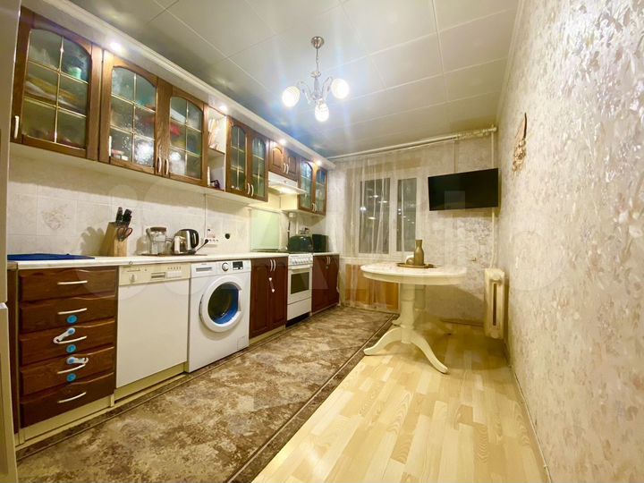 4-к. квартира, 94 м², 4/10 эт.