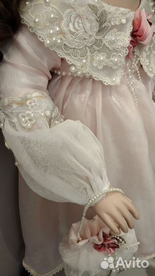 Кукла фарфоровая коллекционная