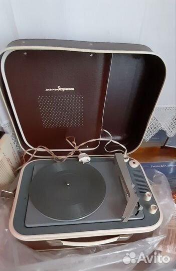 Проигрыватель винила СССР