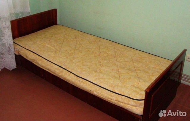 Авито кровать односпальная б у. Кровать односпальная Советская. Кровать односпальная Старая. Старая одноместная кровать. Кровать старого образца.