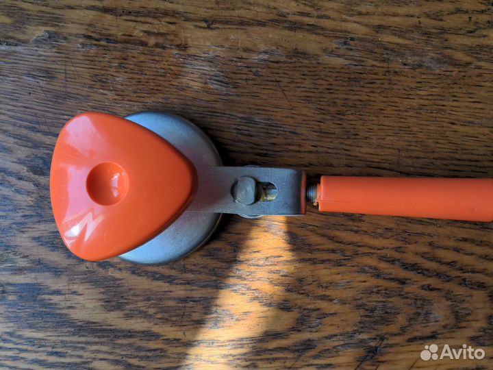 Закаточная машинка для банок