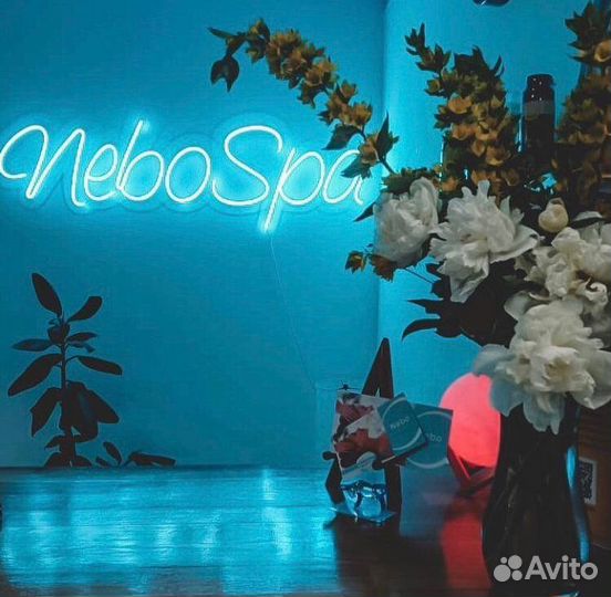 Неоновая вывеска
