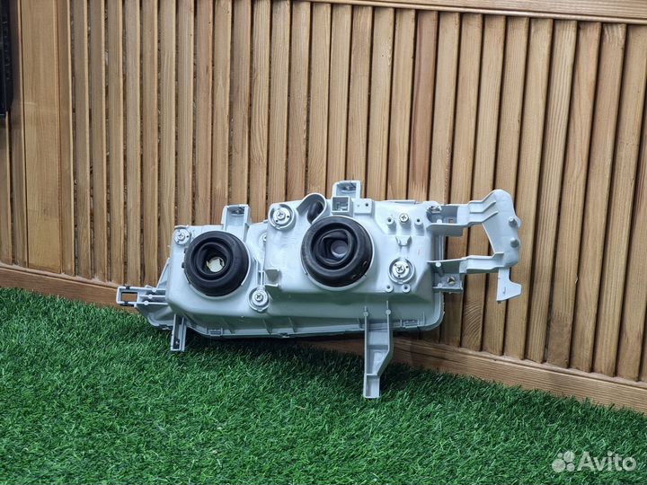 Фара правая Honda Accord CD 1994-1997 Depo