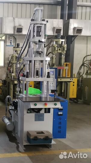 Вертикальный термопластавтомат (тпа) 20 тонн