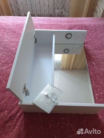 Полка настенная навесная