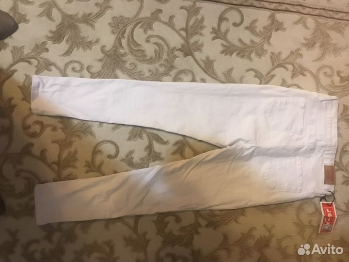 Джинсы новые