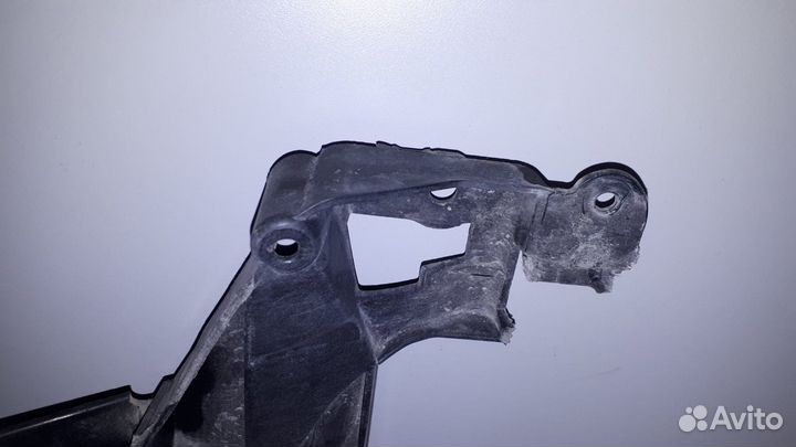 Кронштейн крепления крыла BMW X5 E70 2007-2013