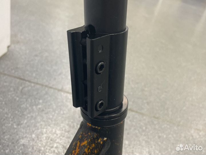 Трюковой самокат с системой HIC