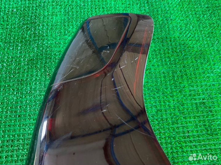 Стоп-сигнал прав. Lexus Gx460