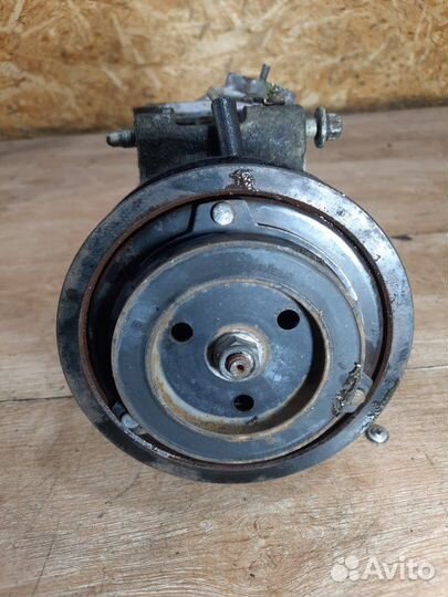 Компрессор кондиционера Saab 9-5 универсал правый