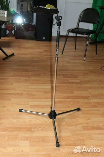 Стойки и подставки