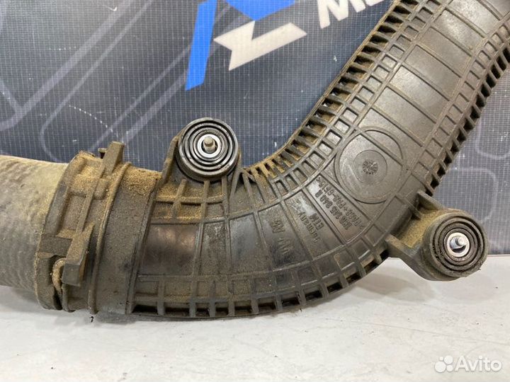 Патрубок интеркулера Volkswagen Passat Variant B6