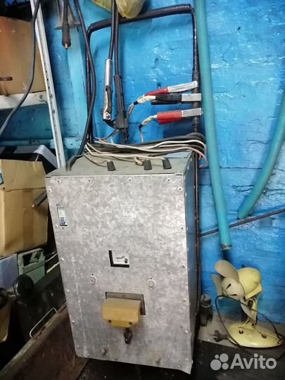 Пускозарядное устройство 10/200А