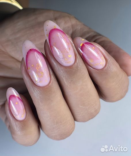 Маникюр и педикюр