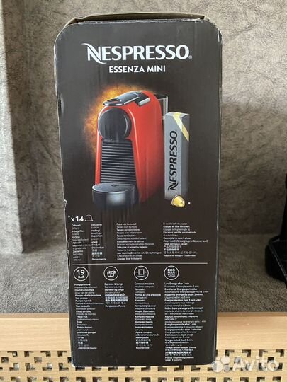 Капсульная кофемашина Nespresso essenza mini