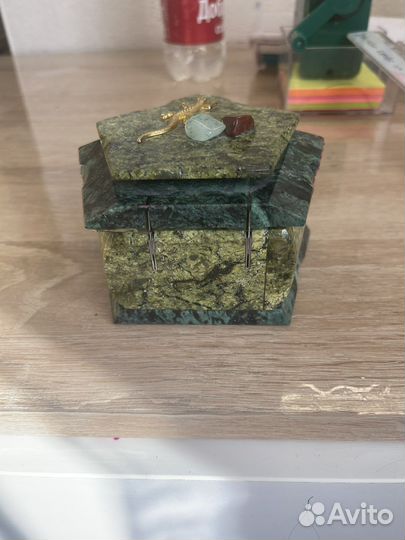 Малахитовая шкатулка