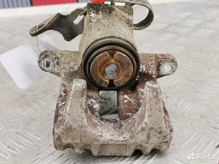 Суппорт задний правый для Audi A4 B5 8E0615424