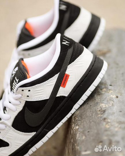 Nike SB dunk LOW black white X tightbooth