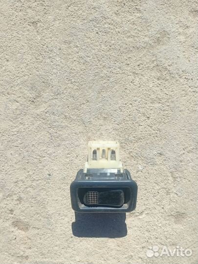 Кнопка стеклоподъемника задняя правая Mitsubishi G