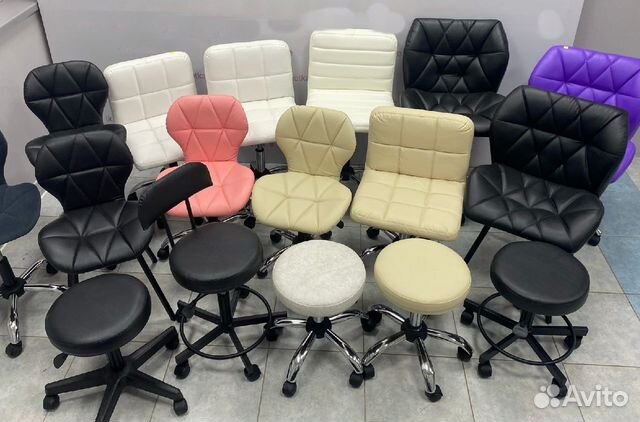 Стул для мастера маникюра