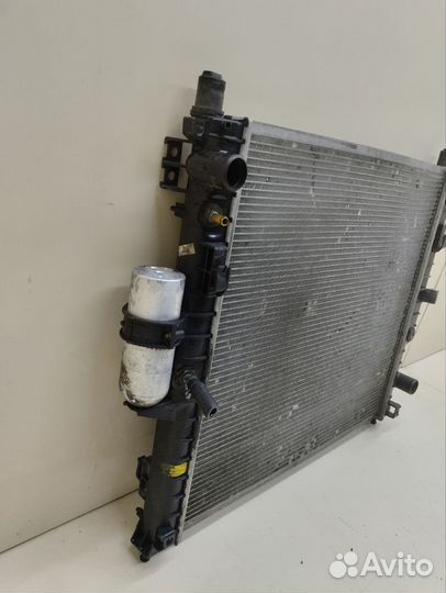 Радиатор охлаждения двигателя Mercedes-Benz ML-Cla