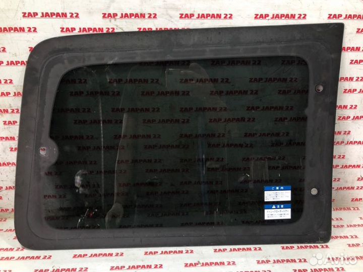 Стекло боковое заднее левое Toyota Lite Ace Noah