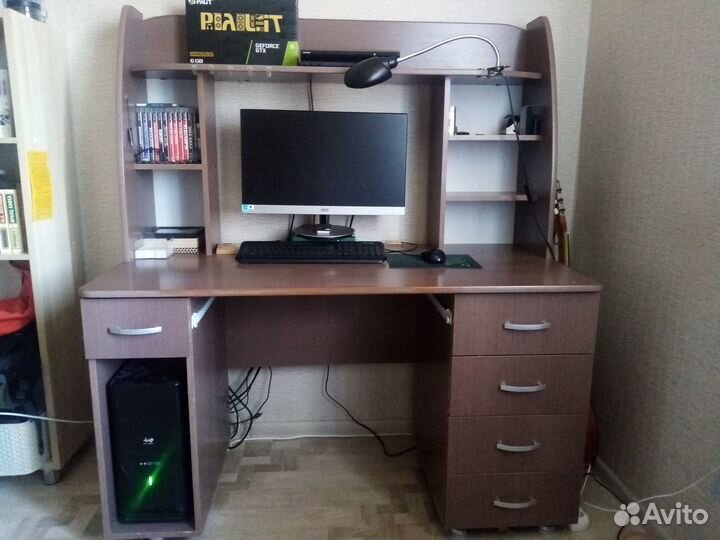 Компьютерный стол