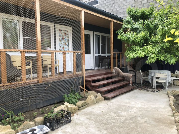 Комната 35 м² в 5-к., 2/2 эт.