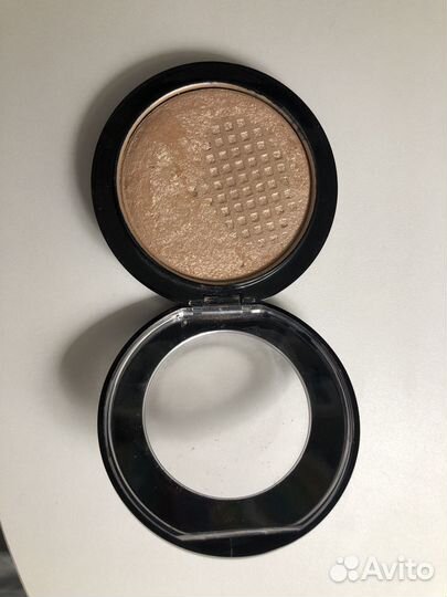 Mac перламутровая пудра Soft&Gentle