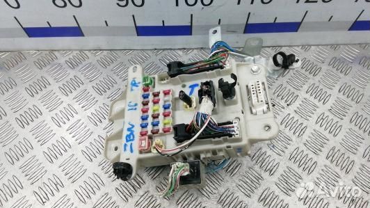 Блок предохранителей toyota RAV 4 ZCA2 (ZBN16M101)