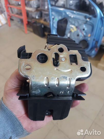 Замок багажника VW, Audi, Skoda