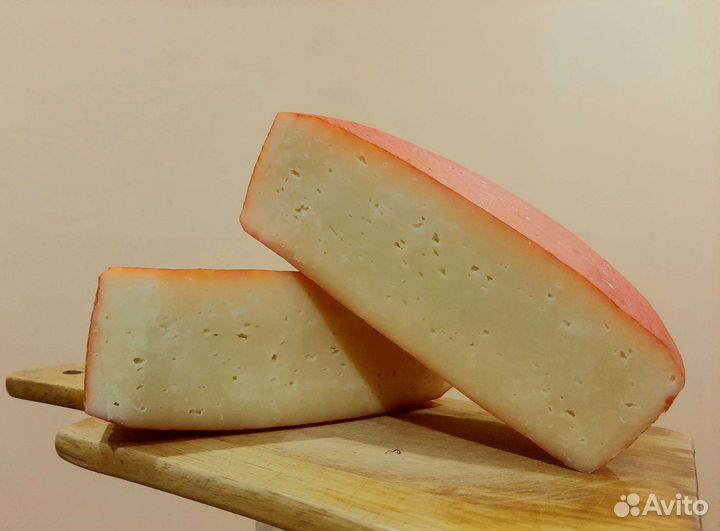 Творог, масло, молоко домашнее. Сыр крафтовый