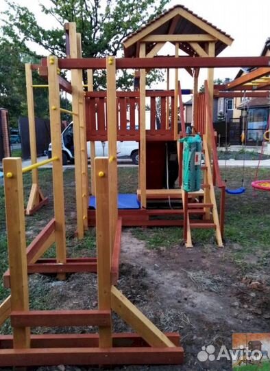 Детская площадка для игры на даче