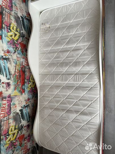 Детская кровать машинка с матрасом