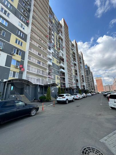 2-к. квартира, 72,2 м², 1/17 эт.