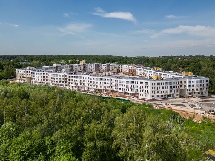 2-к. квартира, 69,9 м², 2/4 эт.