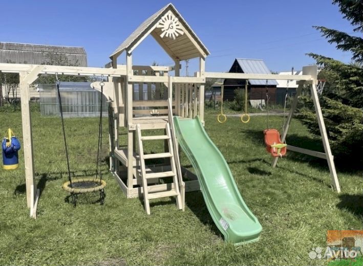 Детская площадка для игры на даче