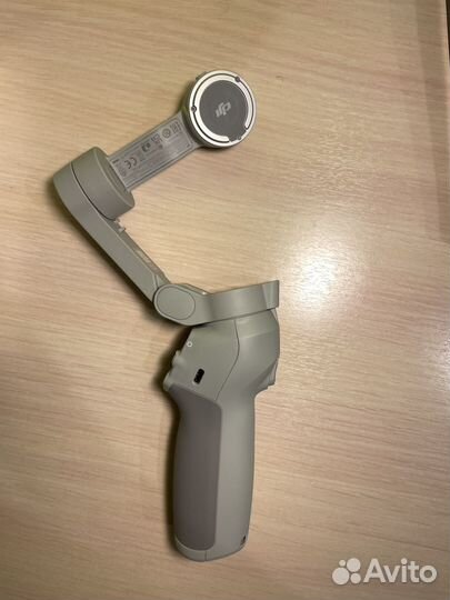 Стабилизатор для телефона DJI osmo mobile SE белый