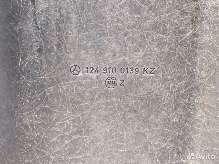 Накладка сиденья Mercedes-Benz S124 M102.963 1992