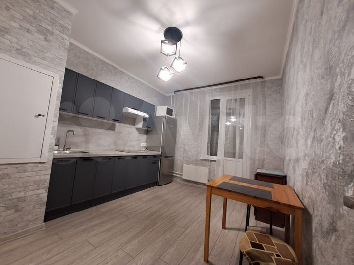 2-к. квартира, 58 м², 5/18 эт.