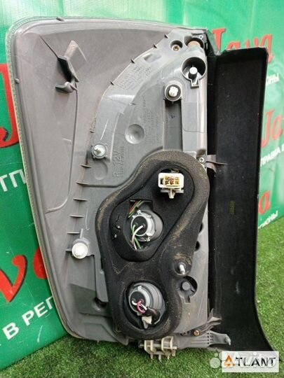 Стоп-сигнал задний правый toyota prius