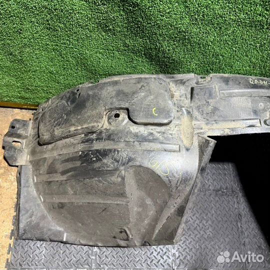 Защита арок (подкрылок) передняя левая Nissan